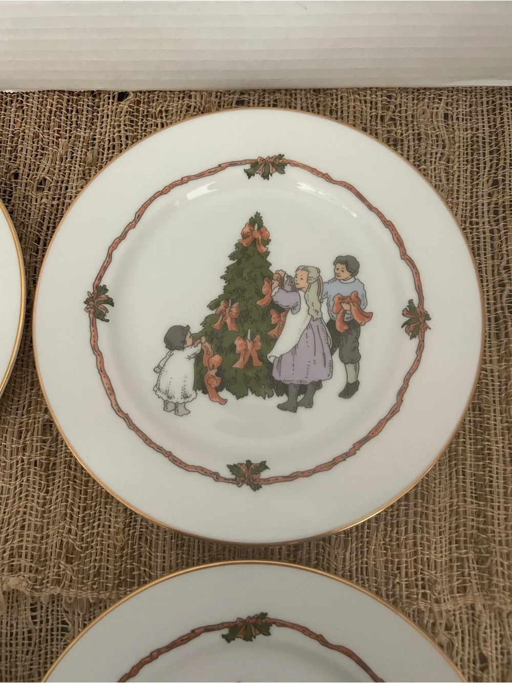 Fitz and Floyd Vintage Deck The Halls 7 1/2
